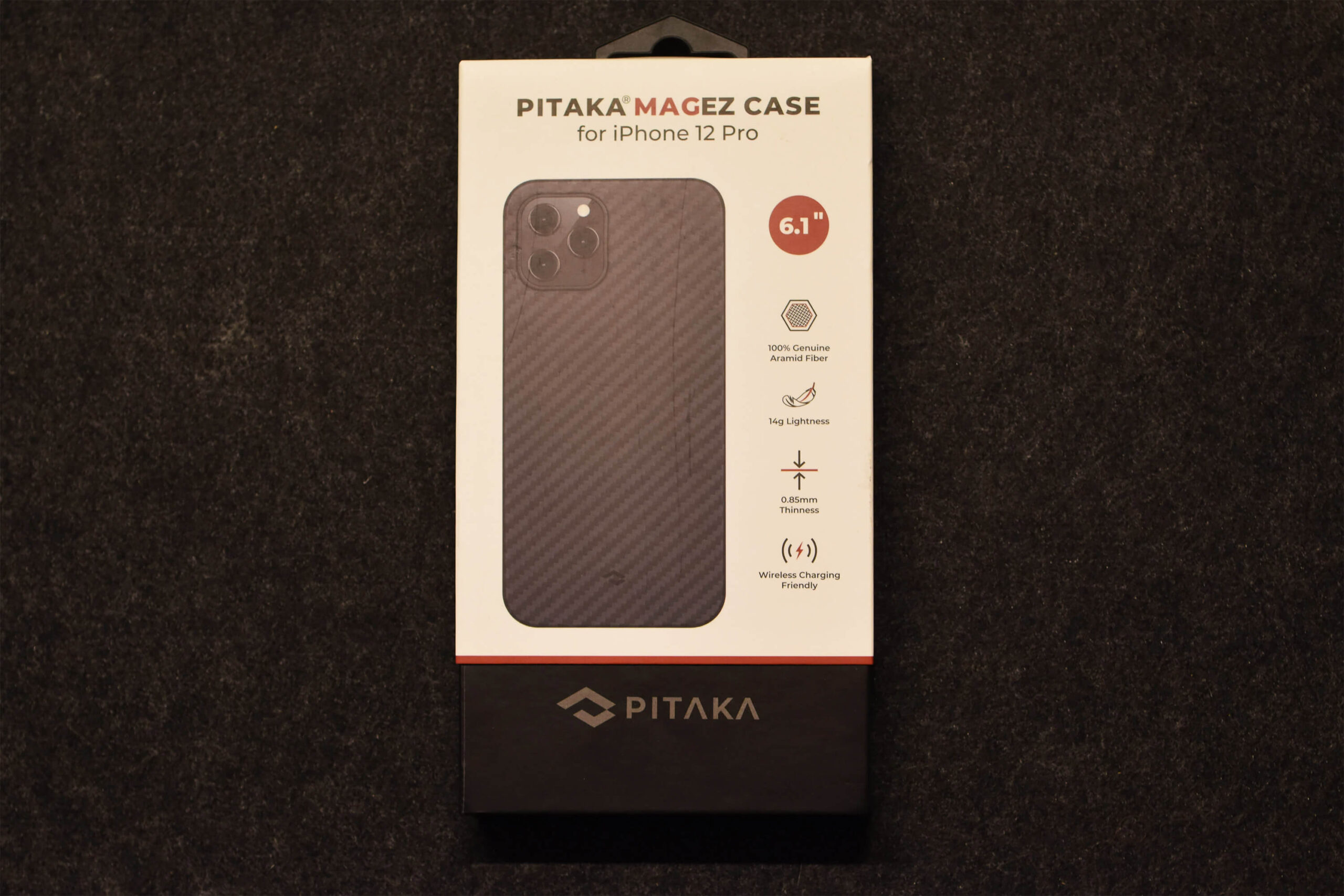 「PITAKA MagEZ Case for iPhone 12 Pro」の化粧箱