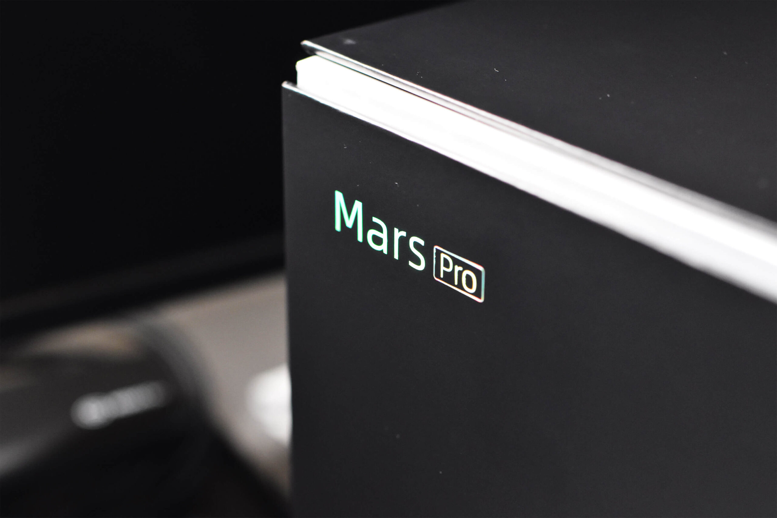 Mars Proのロゴはラメ加工