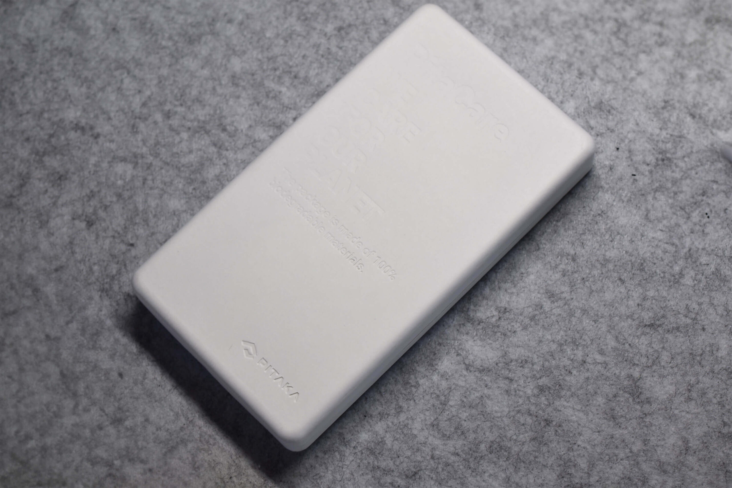 【PITAKA】StarPeak MagEZ Case 4の内箱