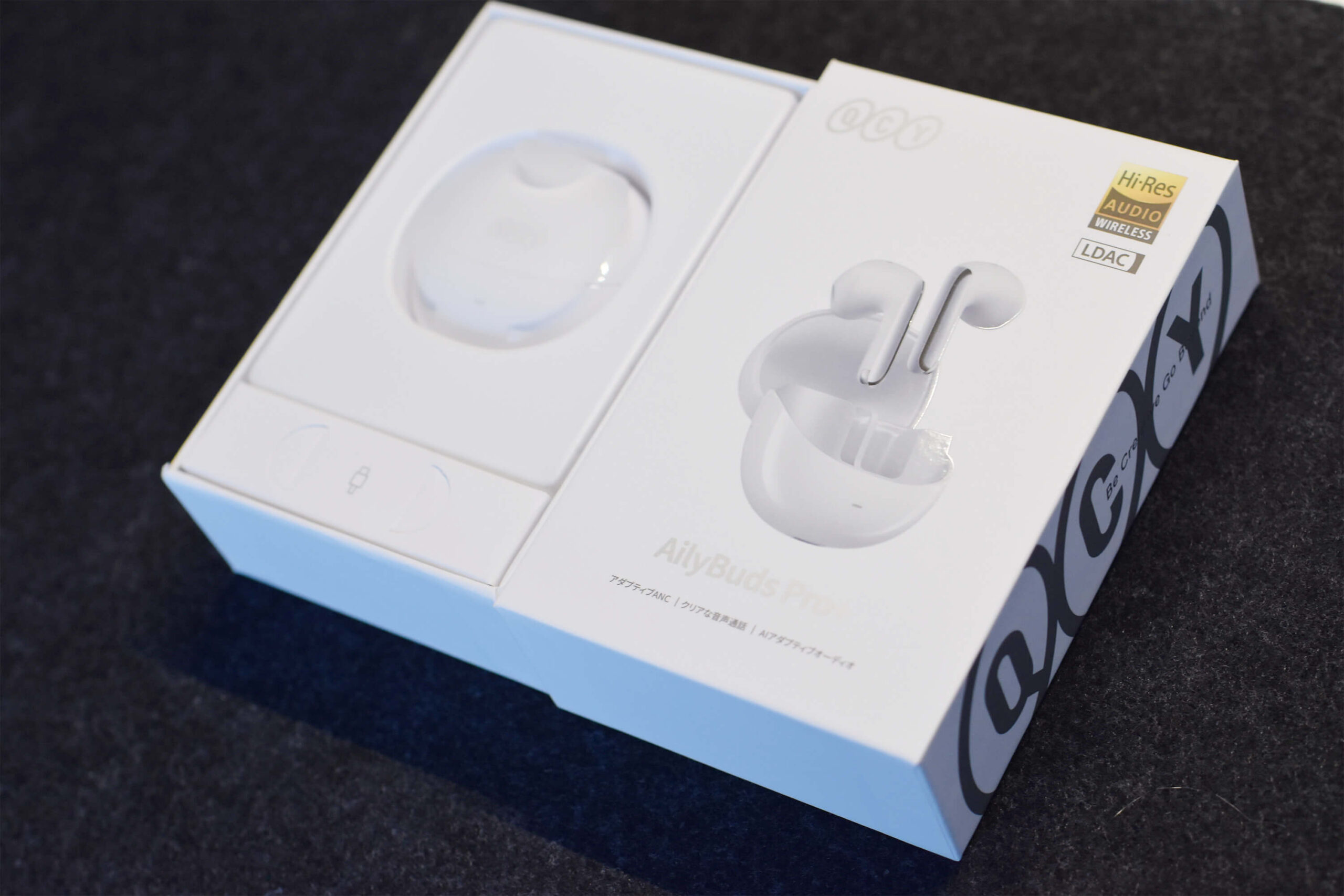 「QCY AilyBuds Pro+（QCY HT10）」のパッケージ - 開封時