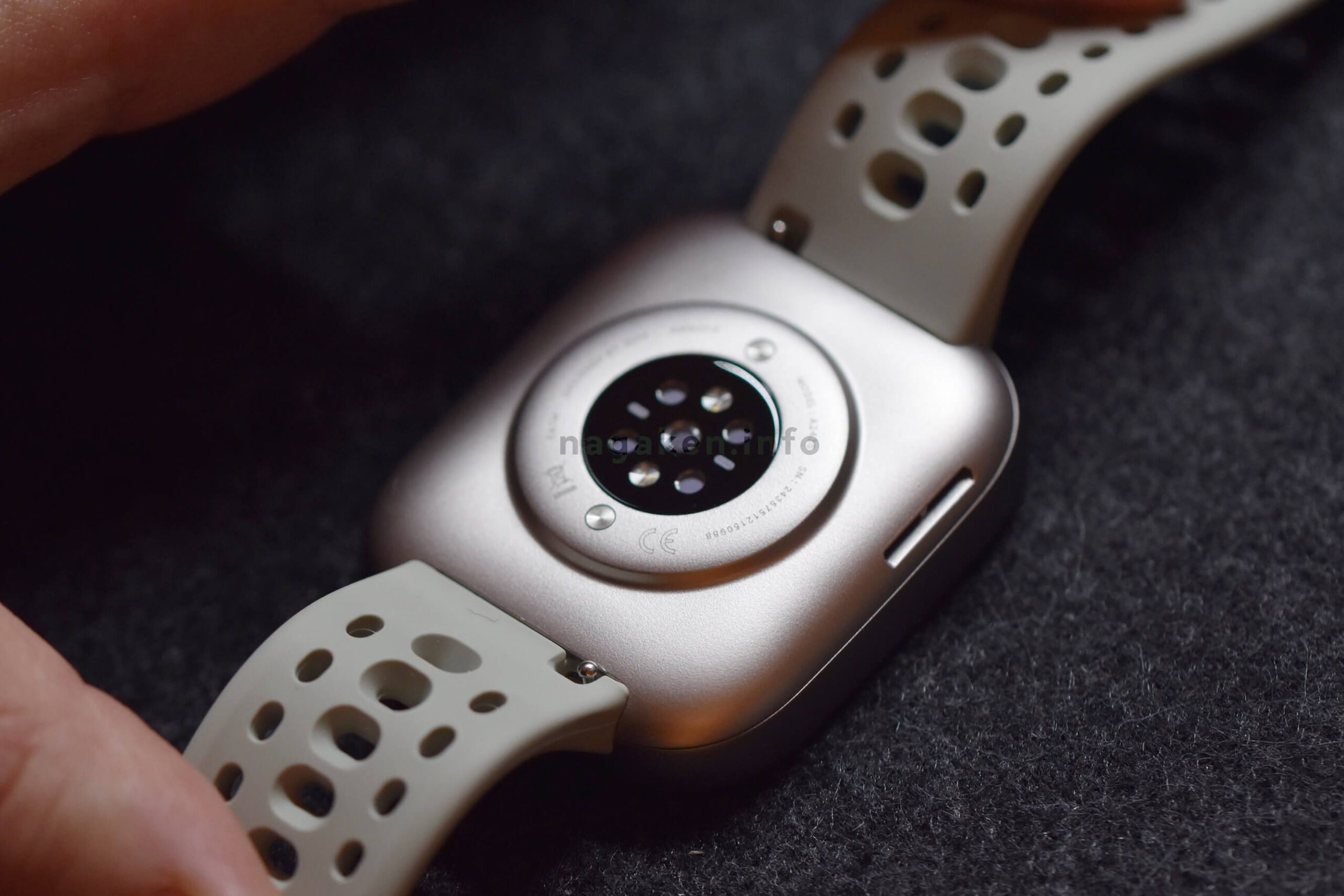 Amazfit Bip 6のセンサー面