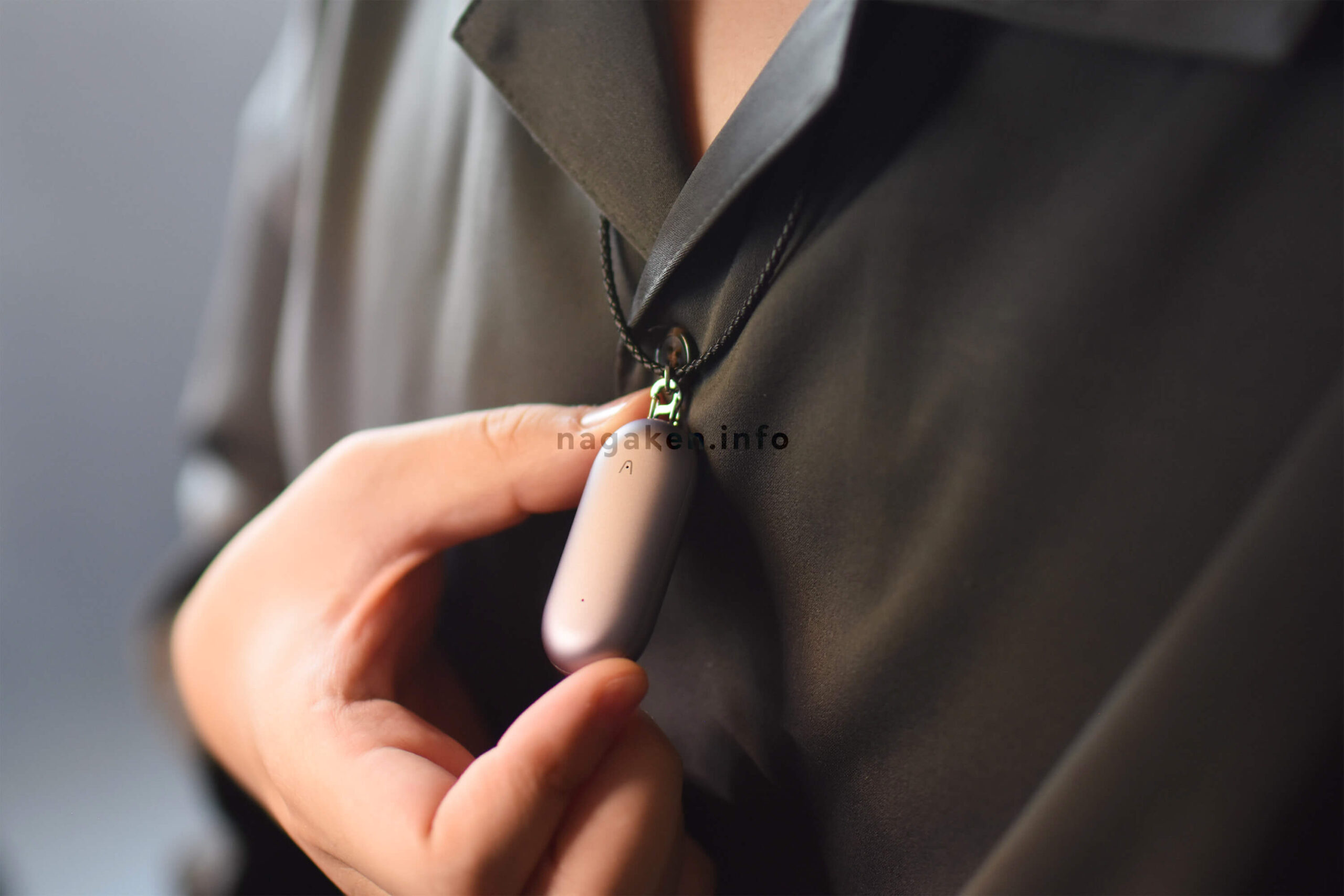 PLAUD NotePin 専用ネックストラップ  - 装着時