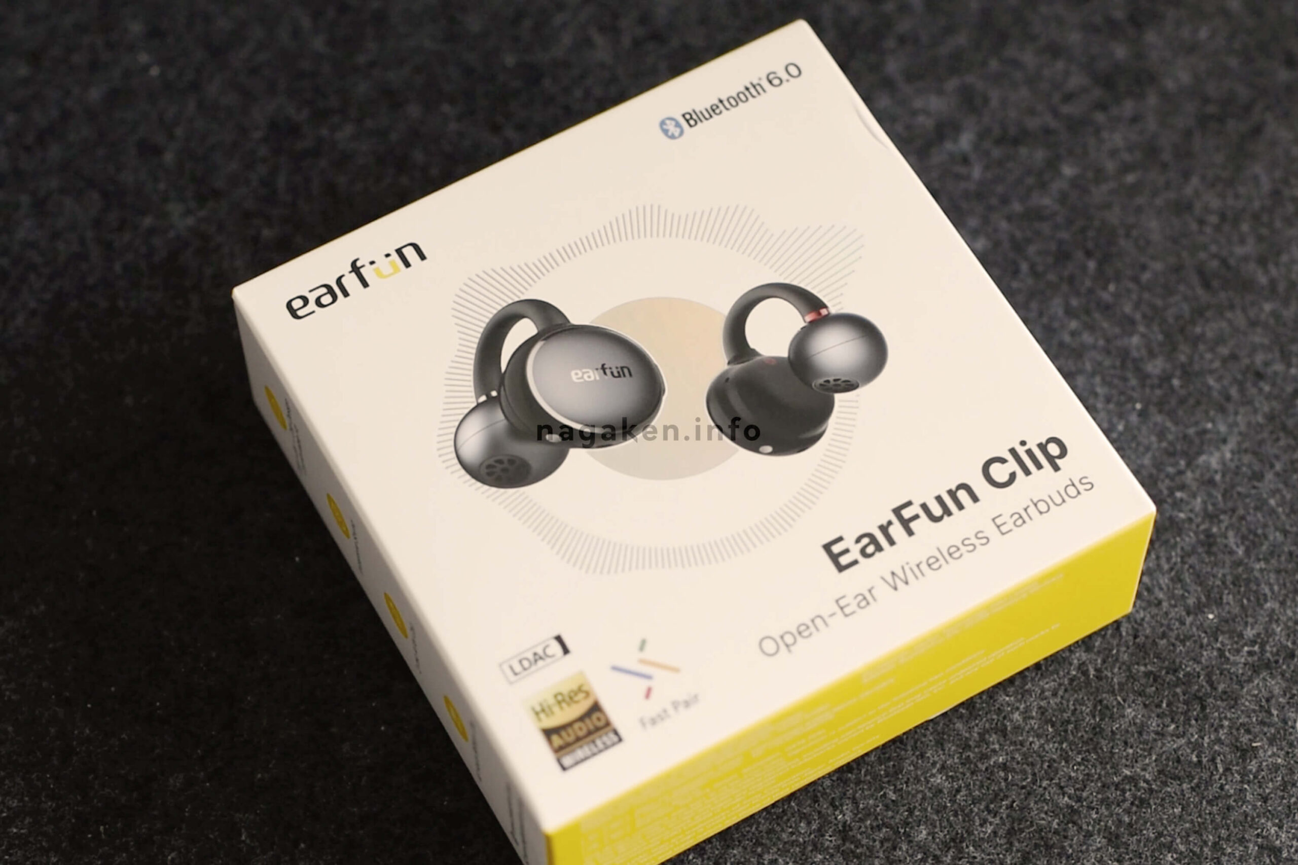 イヤーカフ型オープンイヤーイヤホン「EarFun Clip」のパッケージ